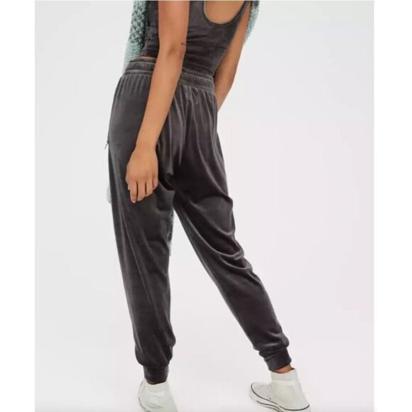 Offline by Aerie Cropped Hoodie and Jogger Velvet Set Size S - Picture 4 of 14